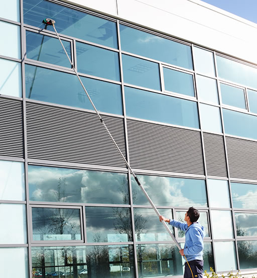 reach and wash window cleaning